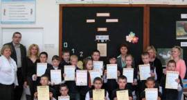 Uczestnicy Konkursu wraz z opiekunami i Komisją Konkursową /Fot. z zasobów SP5