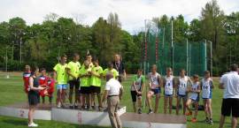 Chłopcy z SP4 awansowali do ogólnopolskiego finału w czwórboju lekkoatletycznym