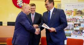 Dwie gminy z powiatu zambrowskiego z dofinansowaniami na realizację projektów z zakresu...