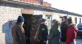 Policjanci, pracownicy Caritas i wolontariusze odwiedzili osoby bezdomne i samotne w...