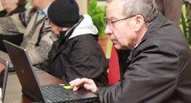 W Zambrowie ruszyły szkolenia komputerowe dla osób 50+