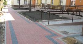 Trwają prace przy zagospodarowaniu terenu wokół Bursy Szkolnej nr 1. Stan prac na : 12...