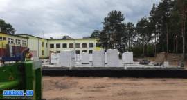 Zaglądamy na plac budowy przedszkola i stołówki w Szumowie