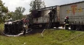 Skutki zderzenia czołowego dwóch TIRów na drodze nr 8 w okolicach Szumowa (20.08.2008...