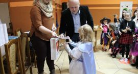 W Szumowie rozstrzygnięto świąteczny konkurs plastyczny