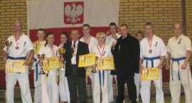Karatecy Artura Więzowskiego wywalczyli złoto na mistrzostwach polski juniorów w...