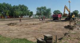 Trwa budowa boisk przy SP3 w Zambrowie w ramach programu Orlik 2012 (2008.07.28-31)...
