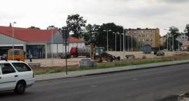 Ul. Białostocka, w tle market Lidl i nowe parkingi (25.08.2004 r.) / Fot. GZAW