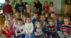 Uczniowie „Siwej” czytają dzieciom