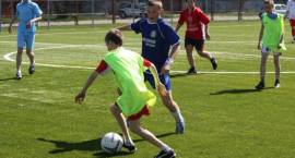 Rozgrywki sportowe klas IV - VI z okazji Święta Szkoły w SP3 /Fot. Grzegorz Zawistowski