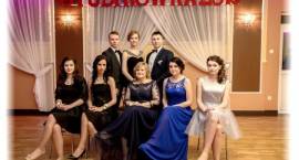 Studniówka w ZSA 2016. Zdjęcia grupowe