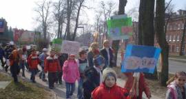 Pikieta uczniów SP3 przeciw agresji i przemocy