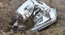 Skutki zderzenia dwóch aut na drodze nr 66 koło Wdziękonia Drugiego w dn. 31.03.2012 r....