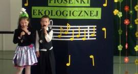 Obchody Światowego Dnia Ziemi w Szkole Podstawowej w Starym Zakrzewie /Fot. SP Stare...