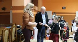 W Szumowie rozstrzygnięto świąteczny konkurs plastyczny