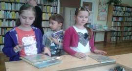 Pasowanie na czytelnika dla pierwszoklasistów ze Szkoły Podstawowej nr 4 w Zambrowie