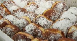 W kolejce po pączki. Dziś Tłusty Czwartek.