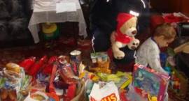 Policjanci w roli Świętego Mikołaja