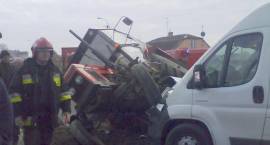Kolizja ciągnika z dostawczym Citroenem w Woli Zambrowskiej 