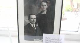 Dawni mieszkańcy powrócili do dworku w Łosiach-Dołęgach