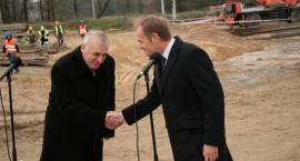 Premier Donald Tusk odwiedził plac budowy Obwodnicy Zambrowa i Wiśniewa