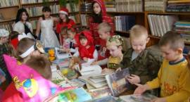 Przygoda przedszkolaków w bibliotece SP 5