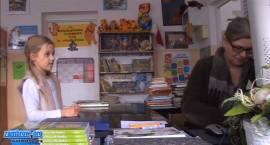 Kadr z filmu pt. „Oliwia czyta Oliwierkowi na dobranoc”