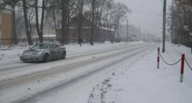 Opady śniegu w Zambrowie Al. Wojska Polskiego stan na - 3 II 2010r. - godz. 11.45