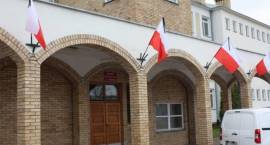 W Zambrowie w dniu katastrofy już od godziny 12.00 przy kolejnych instytucjach zaczęły...