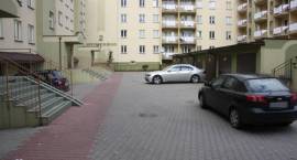 Parkują i blokują. Problem na os. Północ.