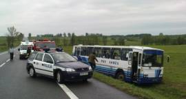 Autokar w rowie. Kierowca był pijany. /Fot. nadesłał Czytelnik Portalu www.zambrow.org