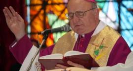 Biskup Stanisław Stefanek dokonał aktu poświęcenia organow /Fot. Grzegorz Zawistowski,...