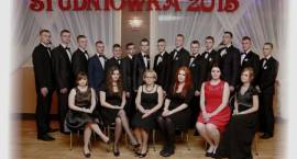 Studniówka w ZSA 2015. Zdjęcia grupowe.