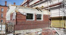 Budowa hali sportowej przy Zespole Szkół nr 1 w Zambrowie. Stan prac na 28.09.2011r.