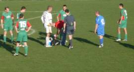 Mecz o mistrzostwo III ligi: Olimpia Zambrów vs. Orzeł Kolno (18.04.2009 r.) /Fot....