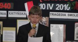 Apel poświęcony zbrodni katyńskiej i katastrofie smoleńskiej w SP w Starym Skarżynie...
