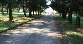 Remont cmentarza radzieckiego na pograniczu Zambrowa i Woli Zambrowskiej. Stan prac na:...
