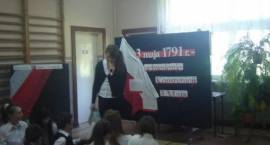 Uroczystości 3 Maja w Szkole Podstawowej w Starym Skarżynie