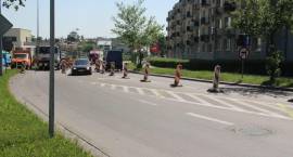 rwa remont zapadniętej studzienki na ul. Piłsudskiego. Są zmiany w organizacji ruchu