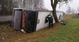 Skutki sobotniego wypadku autokaru wiozącego kibiców Jagielloni na mecz /Fot. z zasobów...