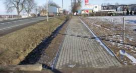 Nowy chodnik wzdłuż ul. Ostrowskiej w Zambrowie wykonany w listopadzie 2007 r. /Fot....