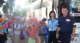 Policjanci czuwają nad bezpieczeństwem dzieci w czasie wakacyjnego wypoczynku