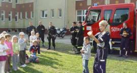 Lekcja bezpieczeństwa wśród dzieci z Miejskiego Przedszkola nr 6
