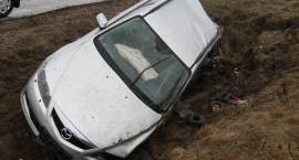 Skutki zderzenia dwóch aut na drodze nr 66 koło Wdziękonia Drugiego w dn. 31.03.2012 r....