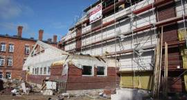 Budowa hali sportowej przy Zespole Szkół nr 1 w Zambrowie. Stan prac na 28.09.2011r.