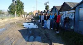 Uczniowie Zespołu Szkół Agroprzedsiębiorczości biorą udział w akcji Sprzątanie Świata -...