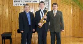 Adrian Sadowy z nauczycielami podczas Makroregionalnych Przesłuchań Instrumentów Dętych...