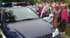 Policjanci i strażacy z okazji Dnia Dziecka odwiedzili Miejskie Przedszkole nr 4