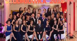 Studniówka ZS1 2016. Zdjęcia grupowe