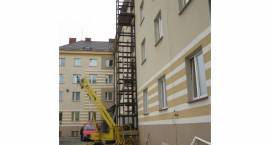 Montaż windy przy budynku przy ul. Fabryczna 3